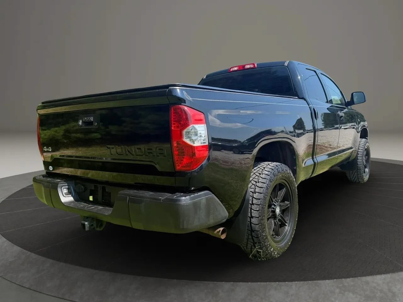 Used 2018 Toyota Tundra SR AWD/4WD image 3