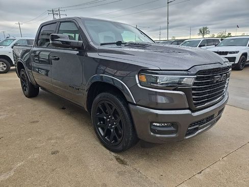 Used 2025 RAM 1500 Laramie w/ Night Edition AWD/4WD image 15
