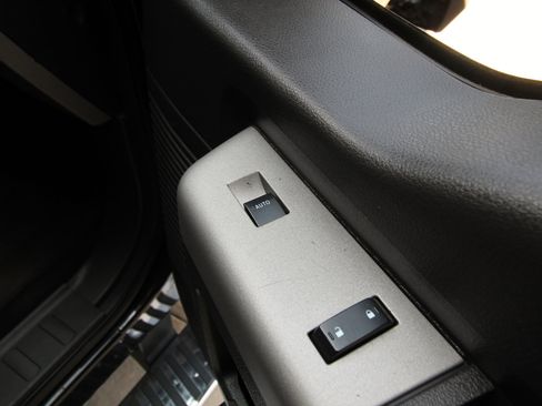 Used 2015 Ford F250 Lariat w/ Chrome Package AWD/4WD image 34