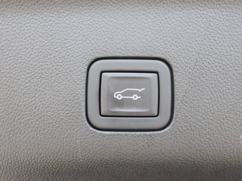 Certified 2024 Chevrolet Tahoe High Country AWD/4WD image 37
