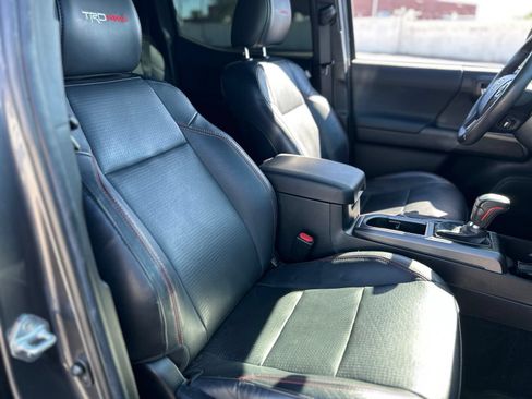 Used 2022 Toyota Tacoma TRD Pro AWD/4WD image 11