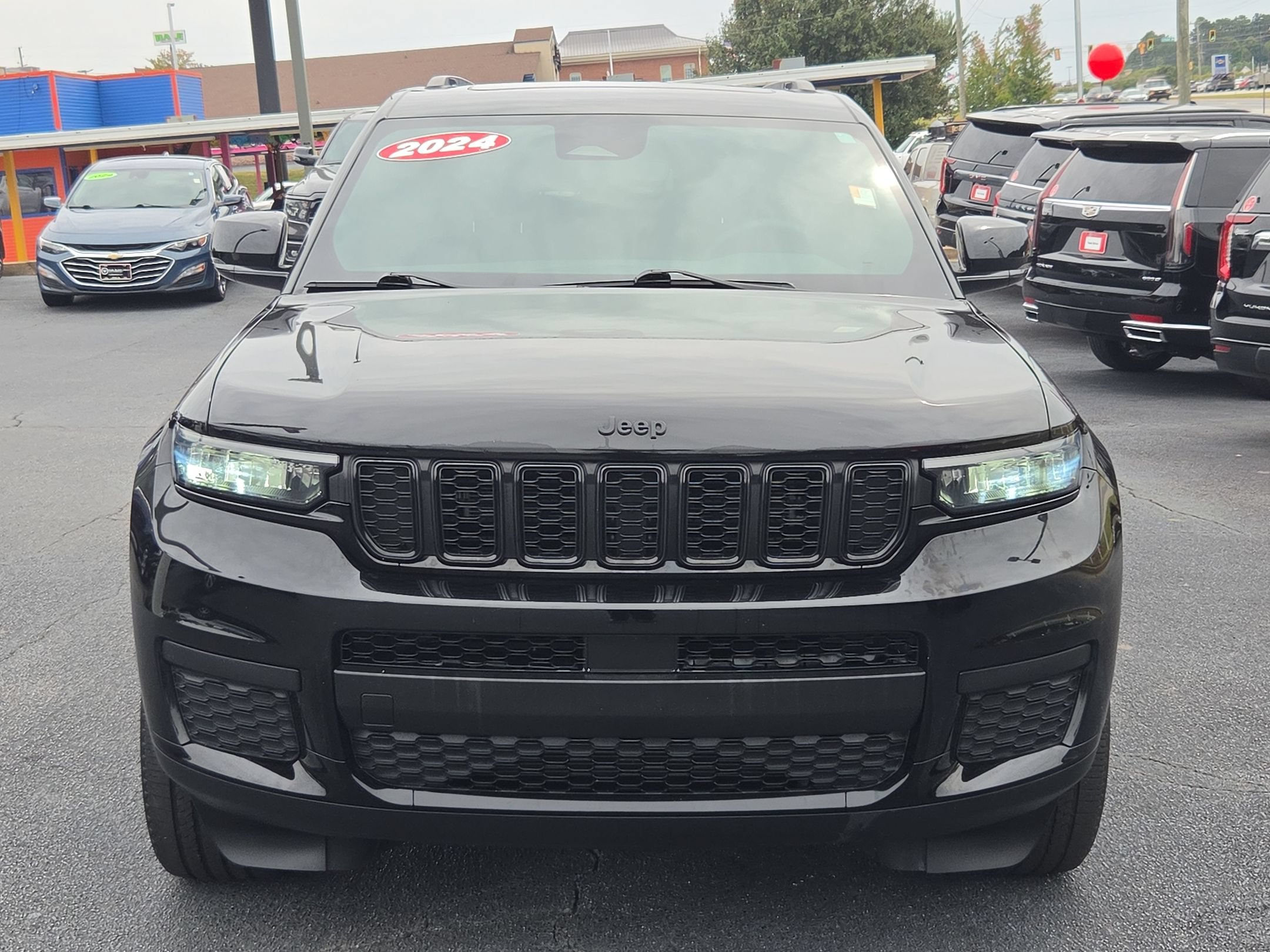 Used 2024 Jeep Grand Cherokee L Altitude RWD image 2