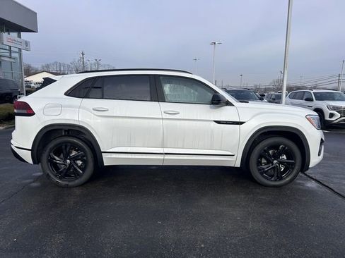 New 2026 Volkswagen Atlas Cross Sport SEL R-Line AWD/4WD image 8