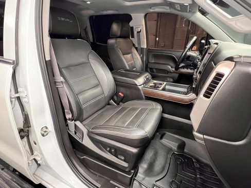 Used 2018 GMC Sierra 1500 Denali w/ Denali Ultimate Package image 4