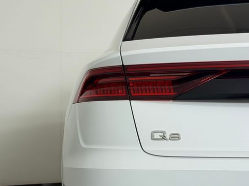 Used 2023 Audi Q8 Premium Plus w/ Premium Plus Package AWD/4WD image 29