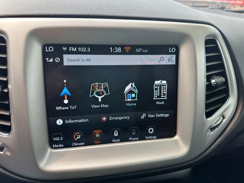 Used 2021 Jeep Compass Latitude image 22