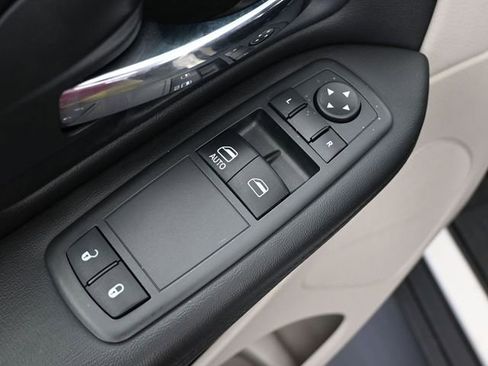 Used 2012 Dodge Grand Caravan American Value Package image 18