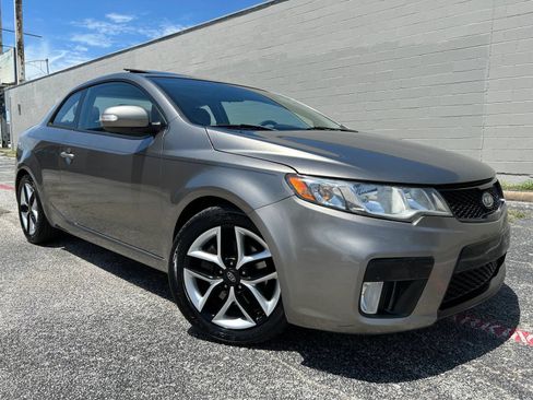 Used 2010 Kia Forte Koup SX FWD image 1