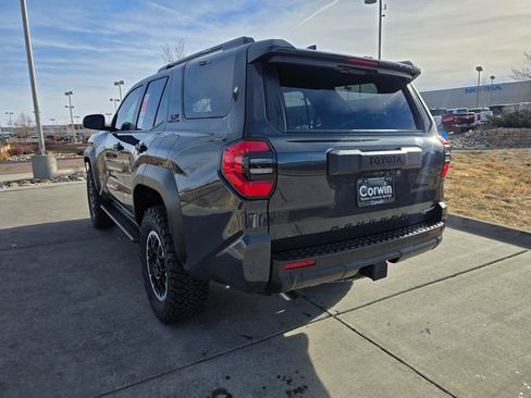 Used 2025 Toyota 4Runner TRD Off-Road image 8