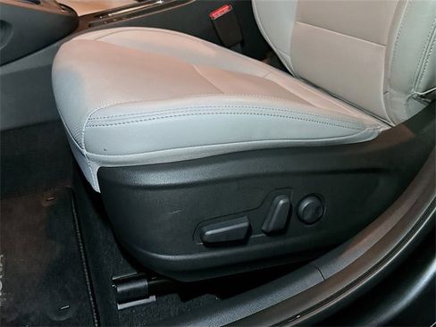 Used 2023 Hyundai Kona Limited image 10