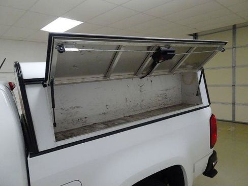 Used 2022 Chevrolet Colorado W/T w/ WT Convenience Package RWD image 17