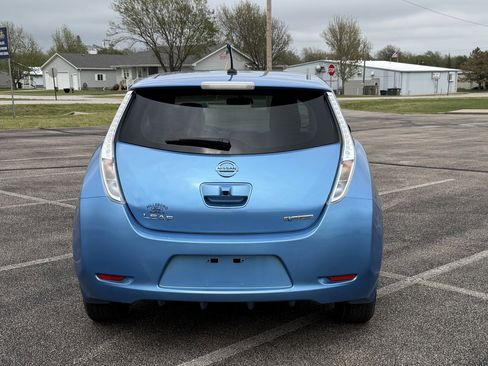 Used 2014 Nissan Leaf S FWD image 4