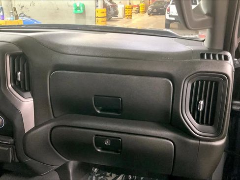 Used 2021 Chevrolet Silverado 1500 Custom image 17