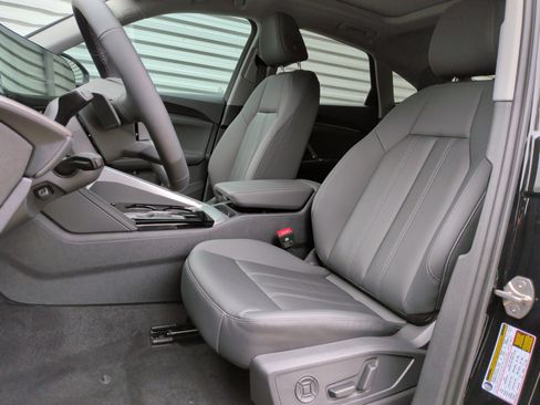 Used 2025 Audi Q5 Premium Plus AWD/4WD image 16