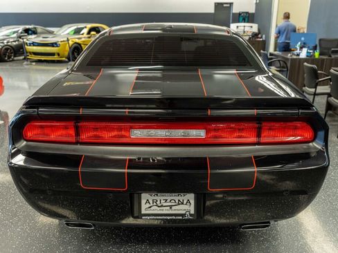 Used 2013 Dodge Challenger R/T w/ Blacktop Pkg image 9