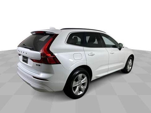 Used 2022 Volvo XC60 B5 Momentum AWD/4WD image 8