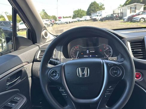 Used 2018 Honda Ridgeline Sport image 10