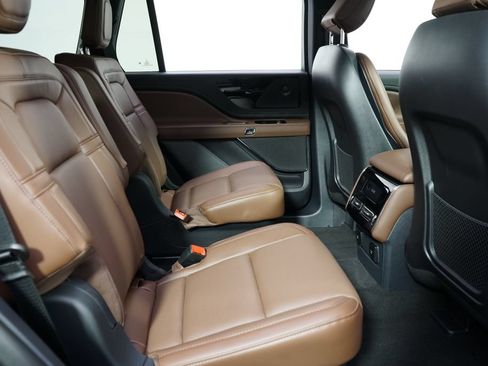 New 2026 Lincoln Aviator Reserve w/ Jet Appearance Package AWD/4WD image 18