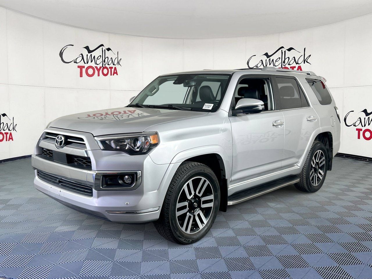 Used 2024 Toyota 4Runner Limited AWD/4WD image 2