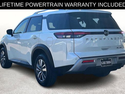 Used 2023 Nissan Pathfinder SL image 16
