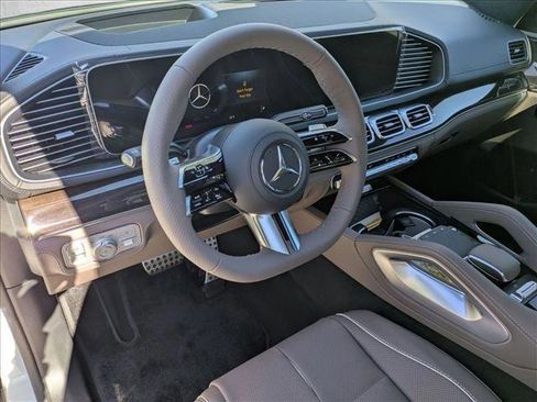 New 2026 Mercedes-Benz GLS 580 4MATIC image 3