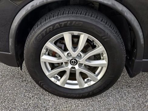 Used 2020 Nissan Rogue SV image 9