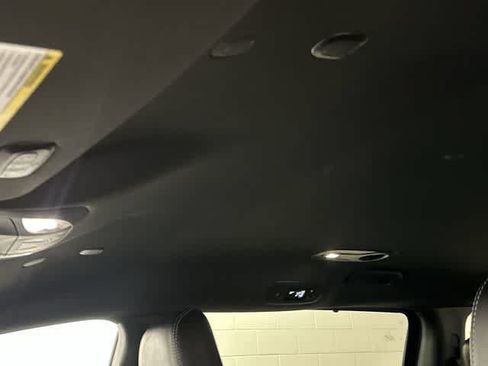 Used 2025 Chrysler Pacifica Select FWD image 27