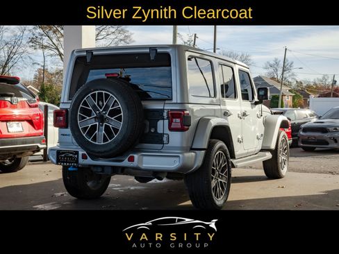 Used 2022 Jeep Wrangler Unlimited Sahara image 4