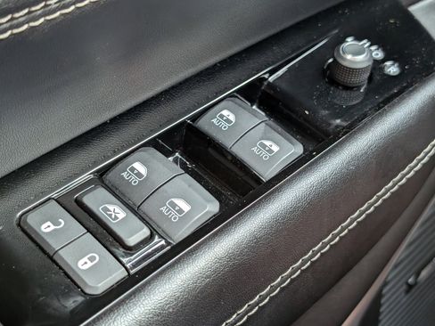 Used 2023 Jeep Wagoneer Series III w/ Convenience Group I AWD/4WD image 22