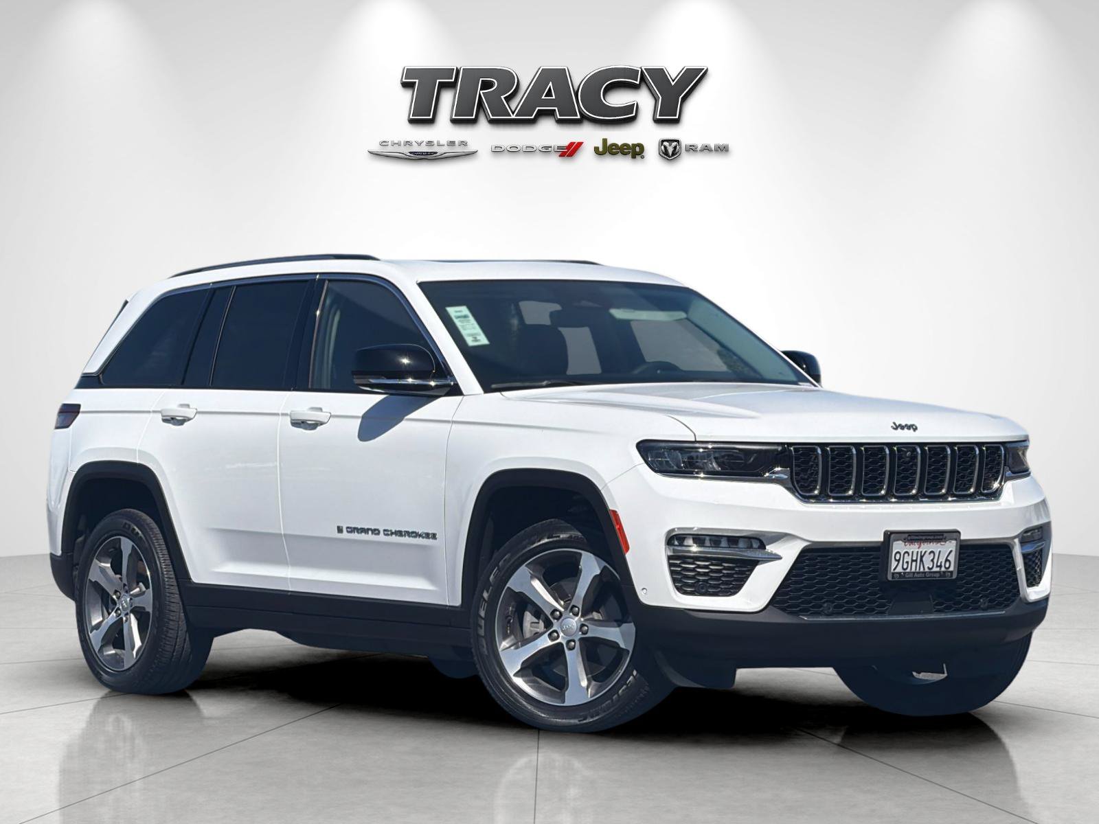 Used 2023 Jeep Grand Cherokee 4WD 4xe w/ Luxury Tech Group II image 2
