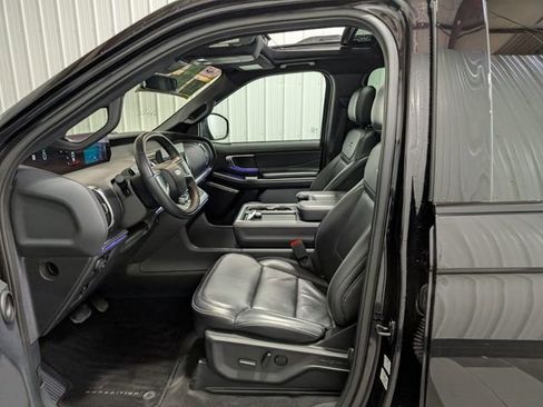Used 2025 Ford Expedition Platinum w/ Stealth Appearance Package AWD/4WD image 17