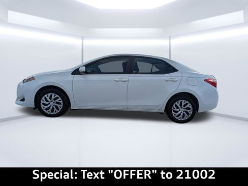 Used 2018 Toyota Corolla LE FWD image 8