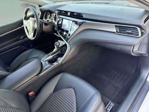 Used 2020 Toyota Camry SE image 20