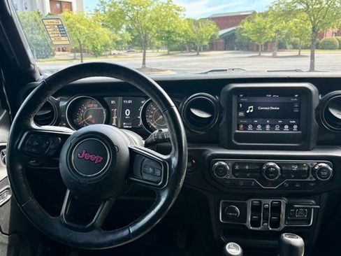Used 2021 Jeep Wrangler Unlimited Sport AWD/4WD image 19