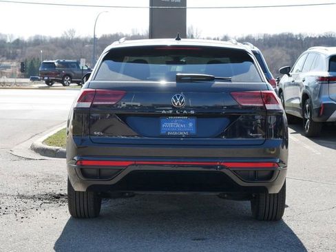 Certified 2023 Volkswagen Atlas Cross Sport SEL R-Line image 6