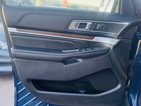 Used 2016 Ford Explorer Limited image 24