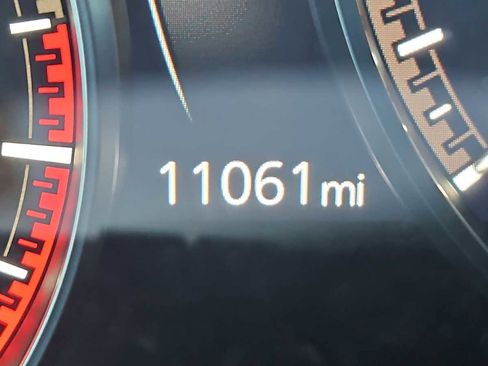 Used 2025 MAZDA MAZDA3 2.5 S Hatchback w/ Premium Pkg image 10