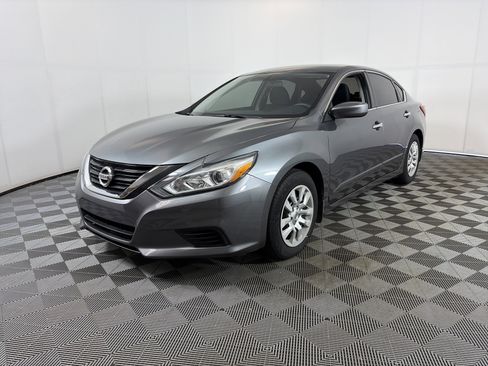 Used 2018 Nissan Altima 2.5 S w/ S Convenience Package image 3