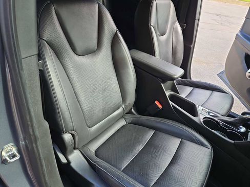 Used 2020 Buick Encore GX Essence w/ Advanced Technology Package FWD image 22