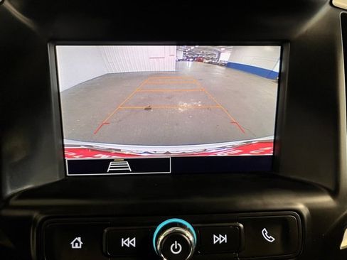 Used 2024 GMC Terrain SLE image 27