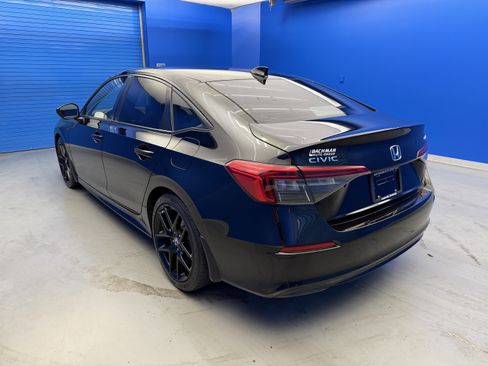 Used 2023 Honda Civic Sport image 5