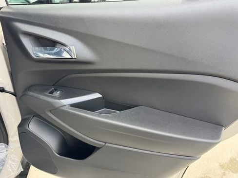 New 2026 Chevrolet Trax RS w/ Sunroof Package FWD image 10
