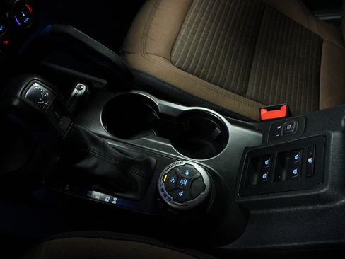 Used 2022 Ford Bronco Outer Banks image 23