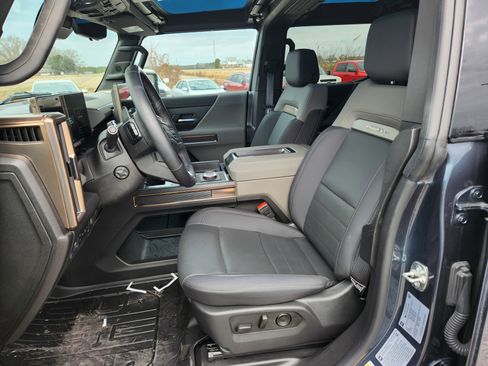 Used 2025 GMC Hummer EV 3X w/ LPO, Sport Package image 21