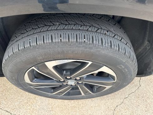 Used 2025 Buick Enclave Sport Touring w/ Power Package FWD image 9