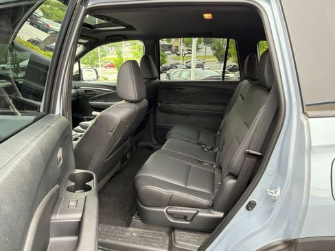 Used 2023 Honda Passport EX-L image 16