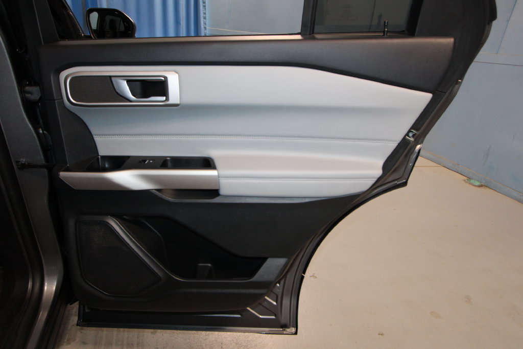 Used 2023 Ford Explorer XLT w/ Equipment Group 202A AWD/4WD image 25