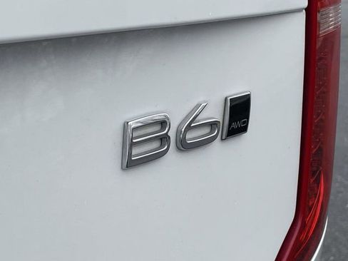 Used 2023 Volvo XC90 B6 Core w/ Climate Package image 12