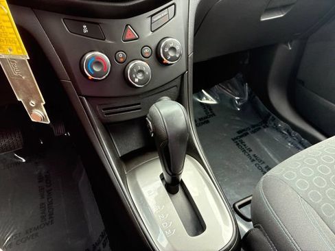 Used 2015 Chevrolet Trax LS FWD image 30