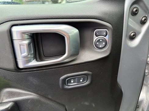 Used 2021 Jeep Gladiator Sport AWD/4WD image 16